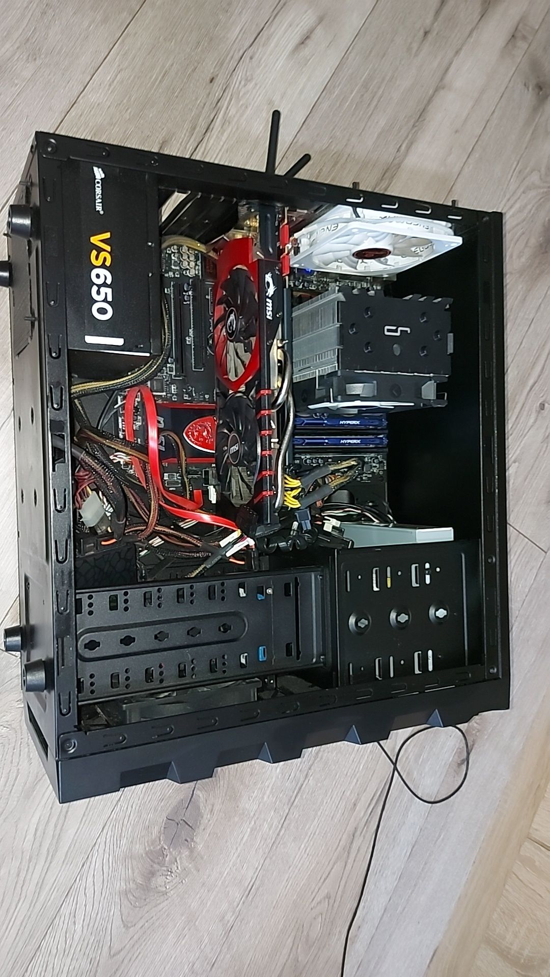 Komputer stacjonarny +Monitor