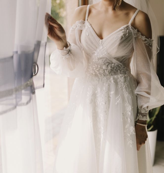 Suknia ślubna z welonem (salon Fasson Dorota Wróbel)