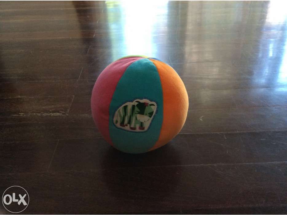 Bola peluche fofinha da imaginarium