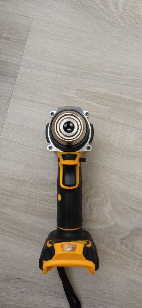 Шуруповерт DeWalt DCD805 18v(20v)