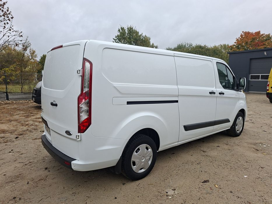 Ford Transit Custom 2.0 tdci 2019r L2H1 bogate wyposażenie. Klima led