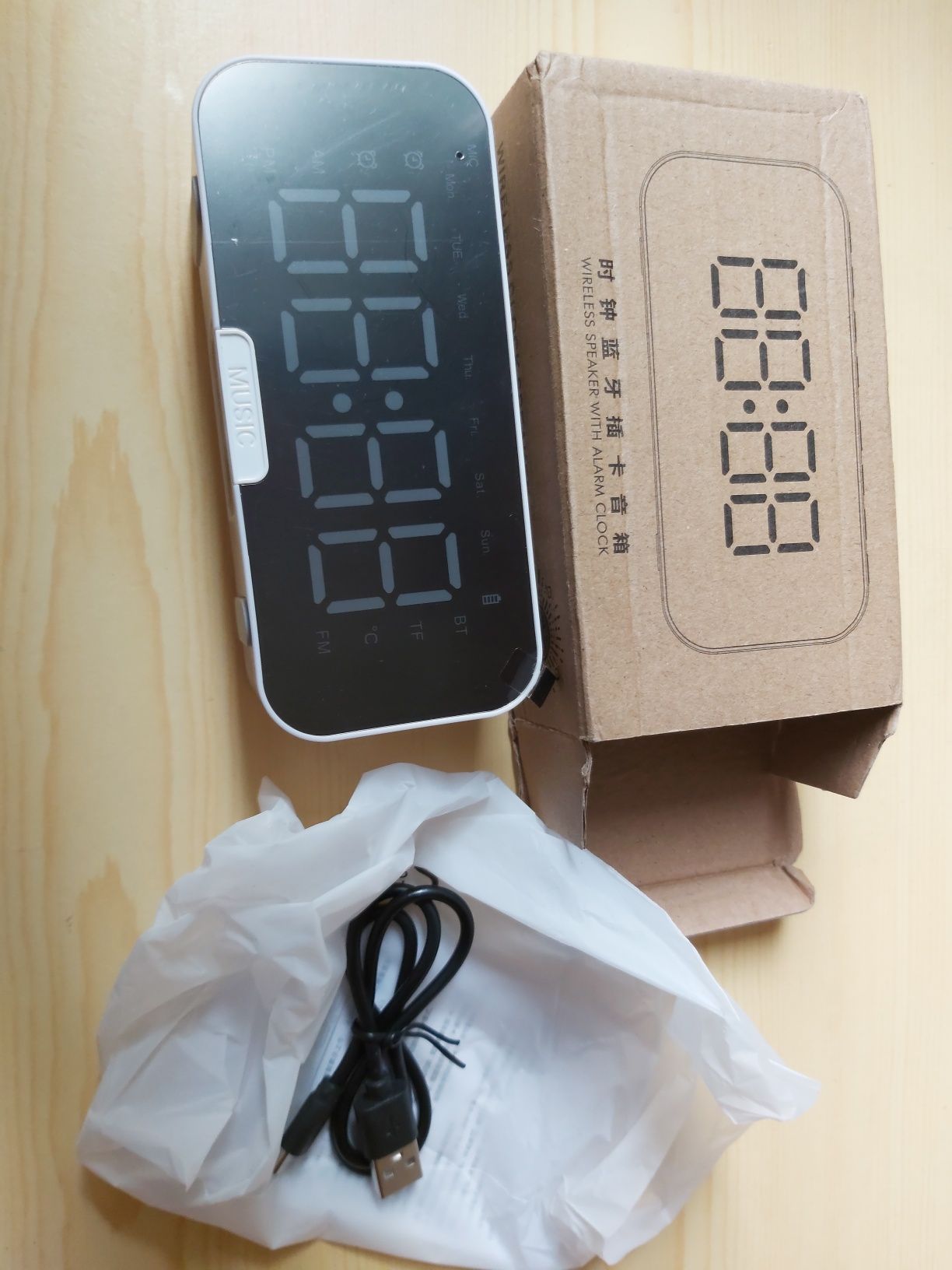 Zegar Led Biały Nowy Głośnik Bluetooth Radio FM