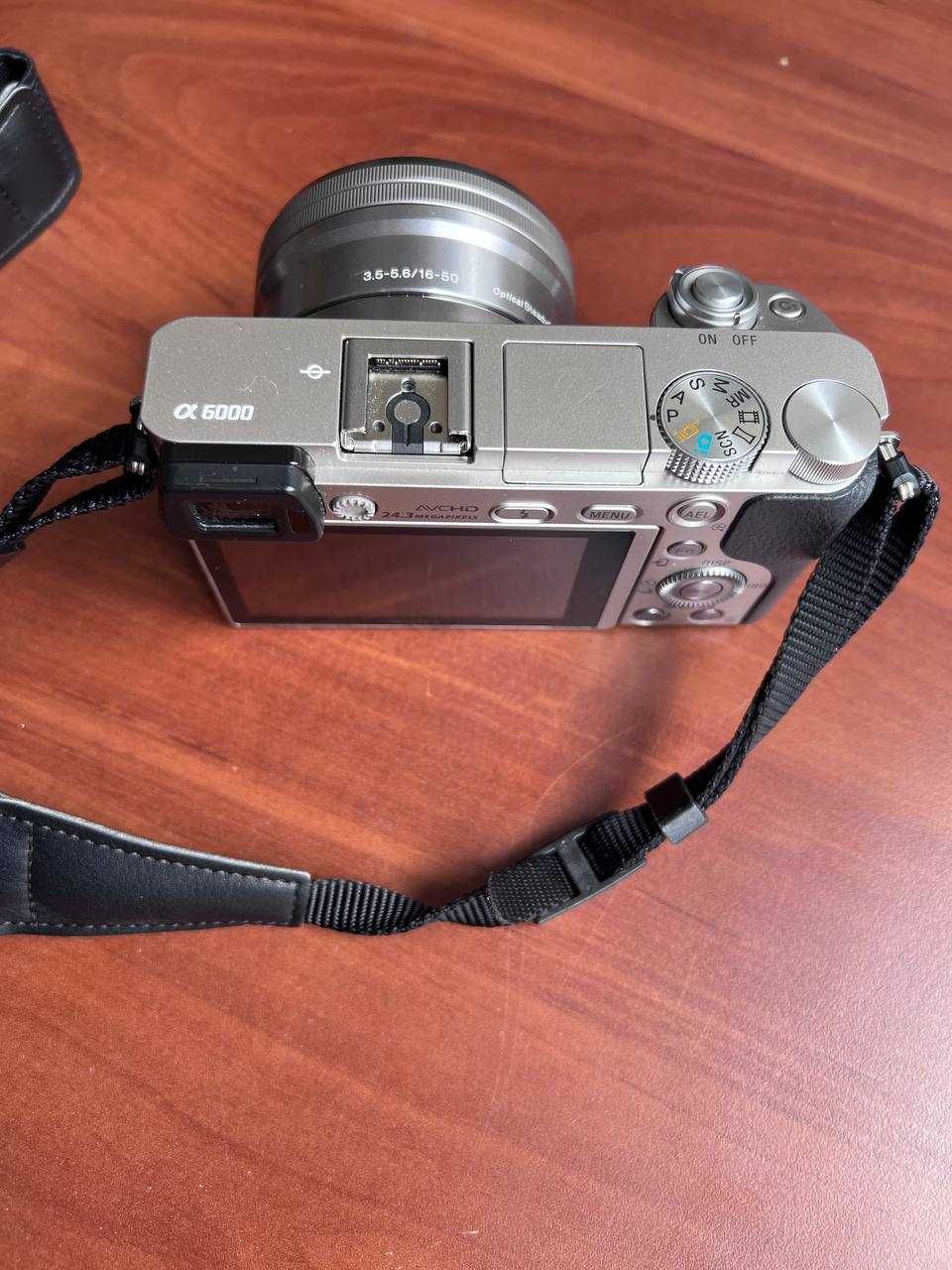 Продам фотоаппарат Sony Alpha 6000 kit (16-50mm)
