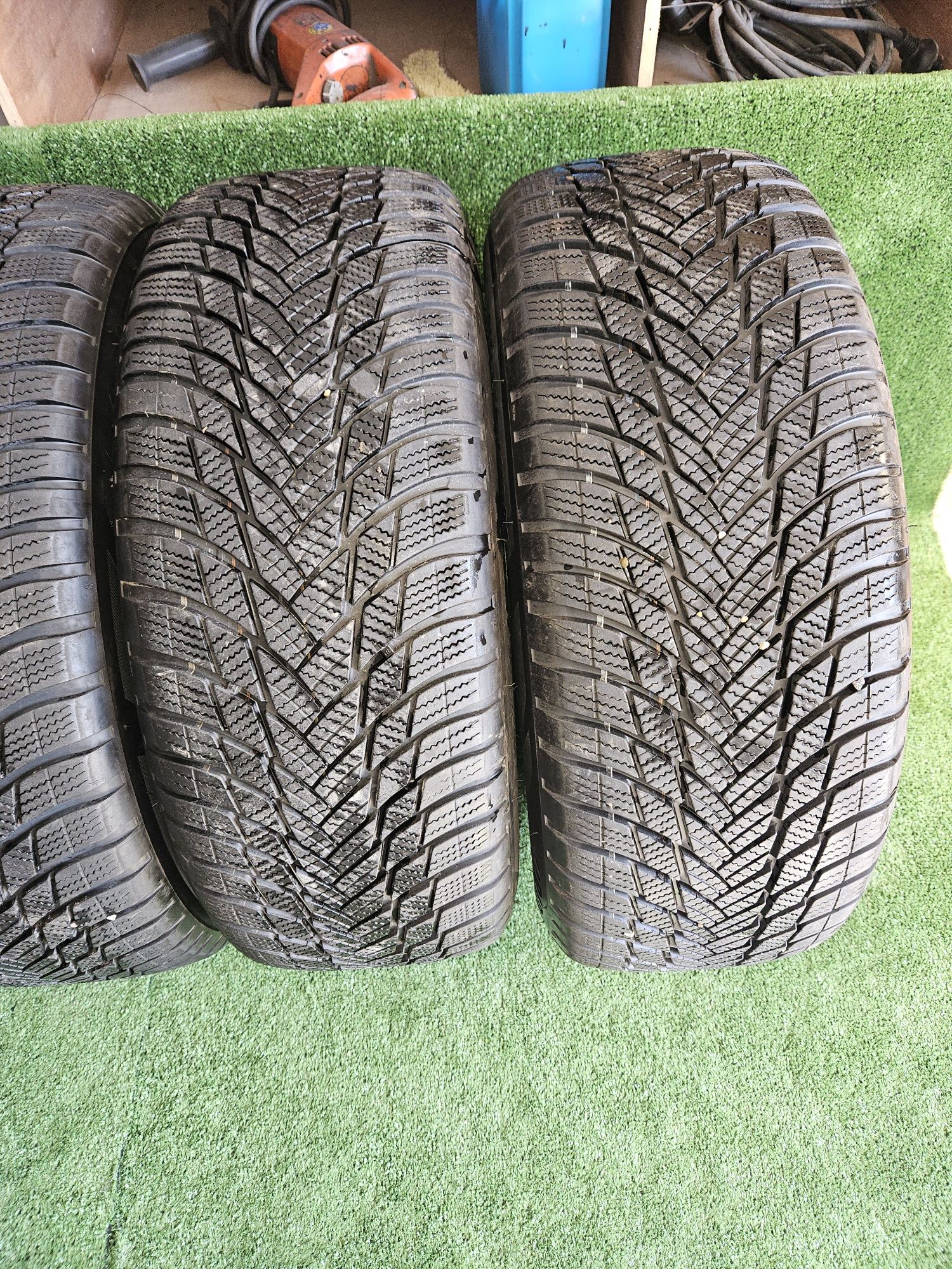 Sprzedam opony Zimowe Bridgestone  235/55/18 7mm