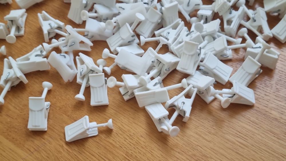 Żabki (nowe) 150szt. do firanek do szyny