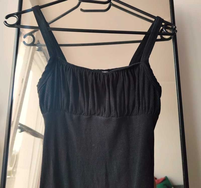 Piękne czarne prążkowane body na ramiączka topshop