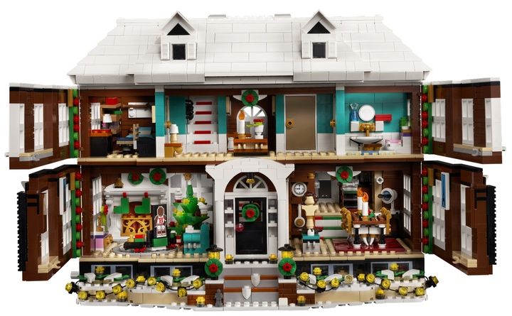 Lego 21330 Kevin sam w domu