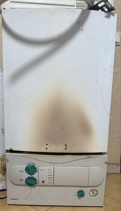 Димохідний двохконтурний котелVaillant. На запчастини
