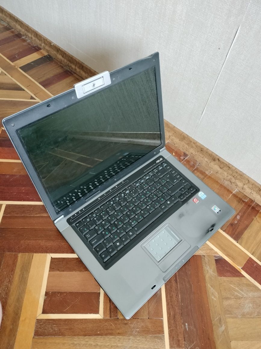 Ноутбук ASUS F5RL