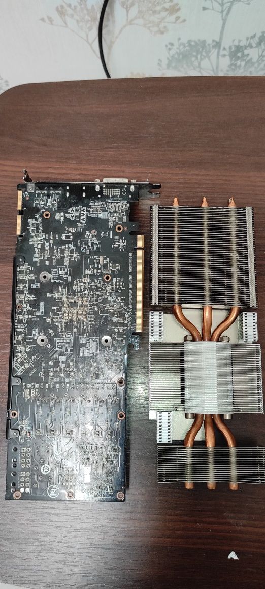 Неробоча відеокарта r9 280x 3g windforce