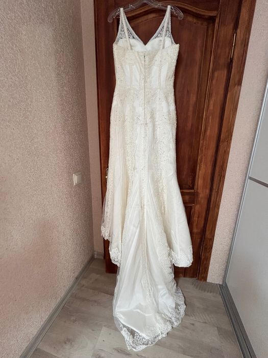 Весільна сукня вишита бісером