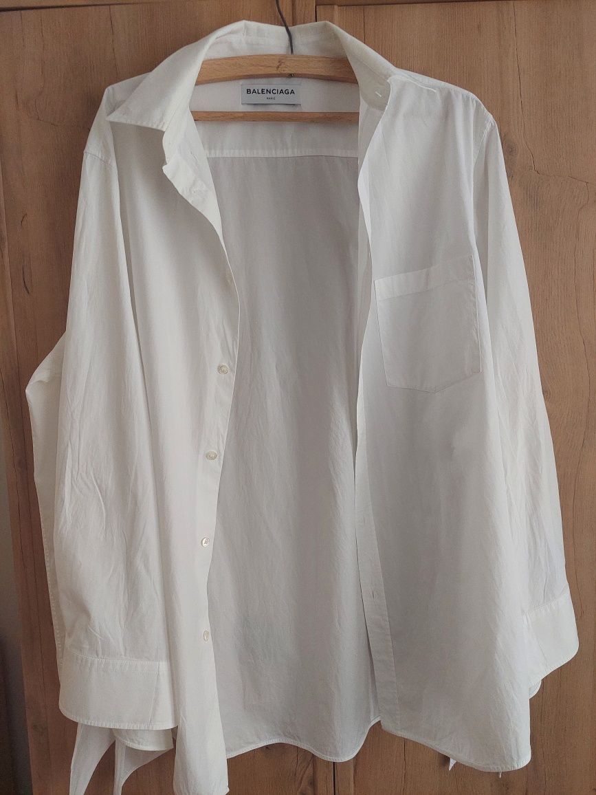 Biała, męska koszula.  Balenciaga.  Rozmiar 40.