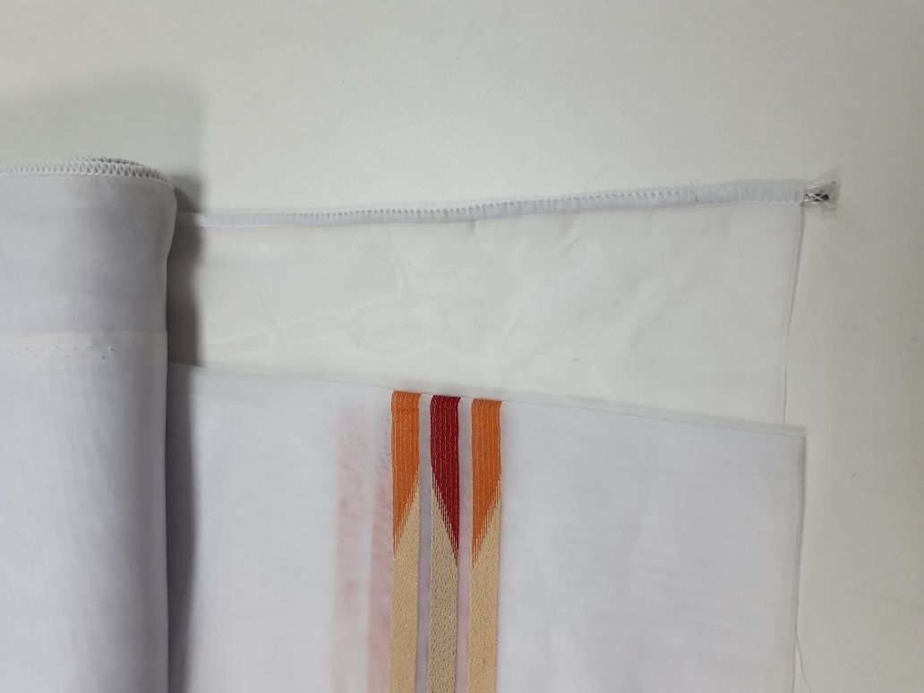 Tkanina ozdobna biała wzór (pomarańcz, bordo,złoty).szer.250 cm.