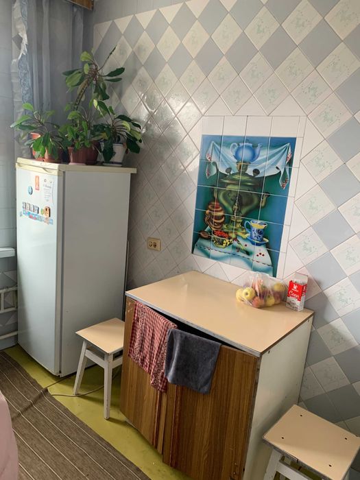 Здам кімнату дівчатам які працюють центр овочевий ринок