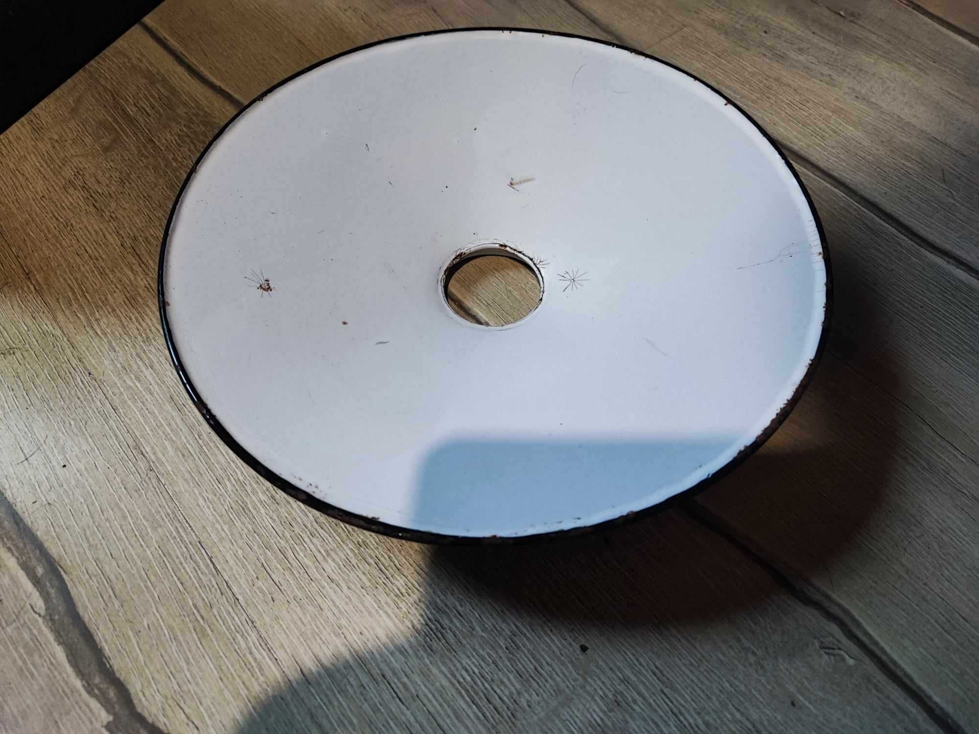 Przedwojenny klosz zielony,emaliowany do lampy