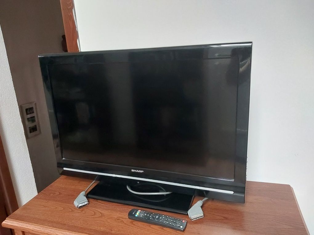TV Sharp 32 cale