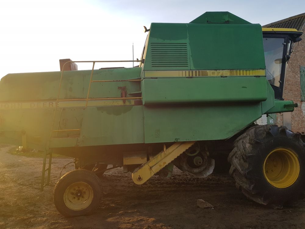 John Deere 1075 на запчастини