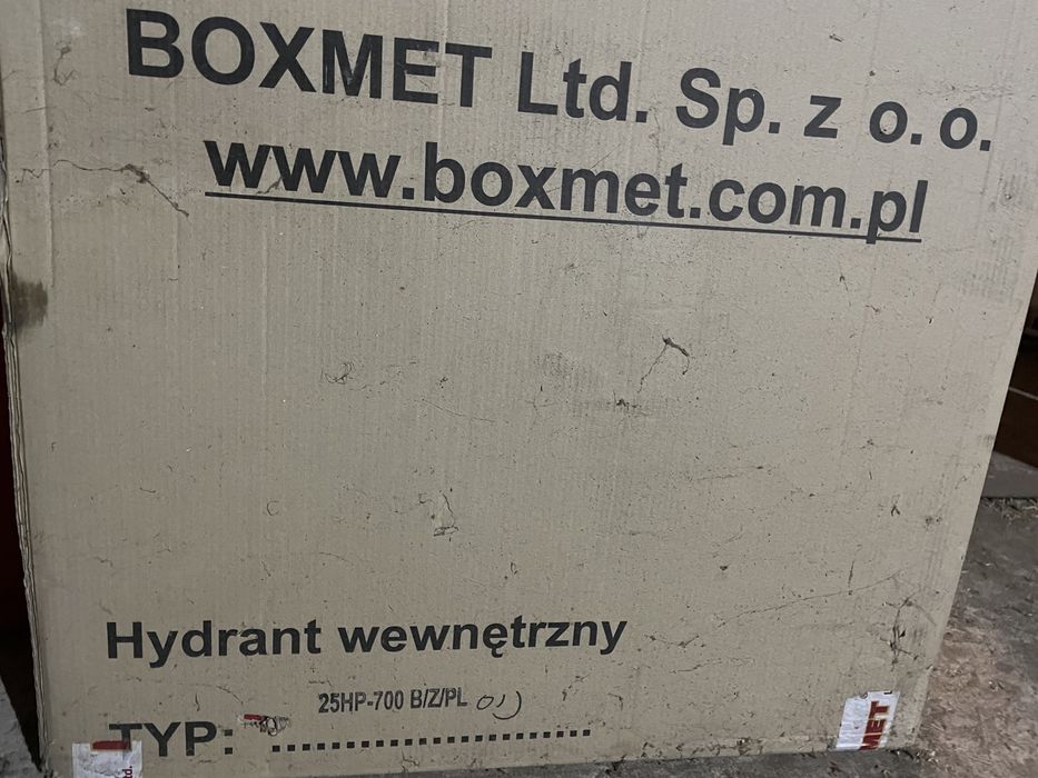 Hydrant podtynkowy Boxmet z wężem do 25 -długość 20 metrów czerwony