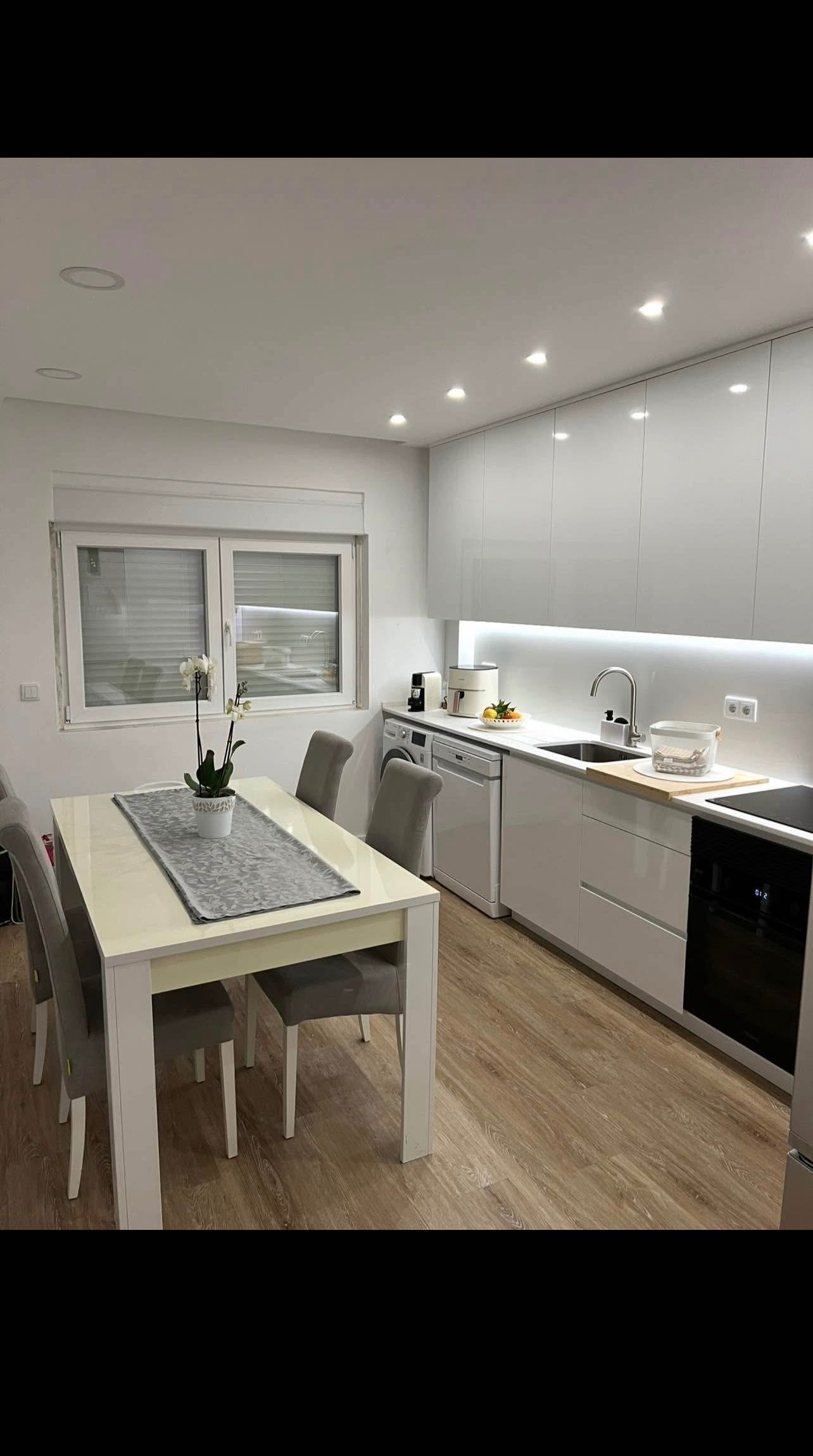 T2, remodelado, Odivelas, 1500€ (negociável)