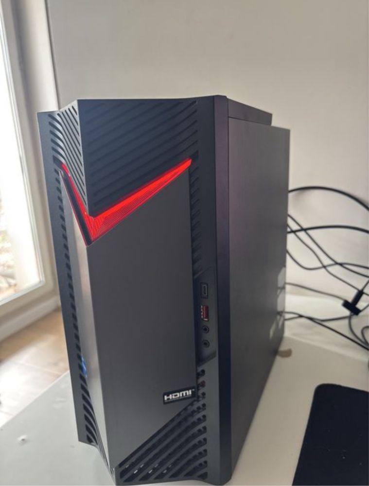 Zestaw Komputer gamingowy + monitor + myszka + klawiatura + mikrofon!