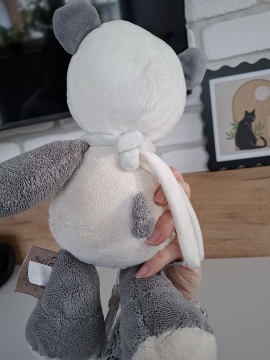 Miś z pozytywką do usypiania z melodią z Walt Disney