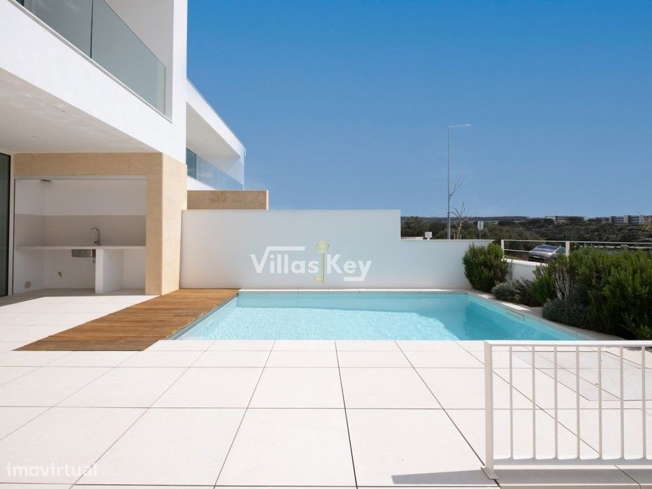 Moradia com vista mar e piscina 3 quartos em Lagos/Algarve.