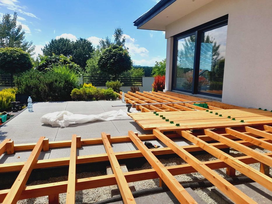 Dachy Pokrycia Odśnieżanie  Wymiana Dachu Domy Szkieletowe Tarasy Papa