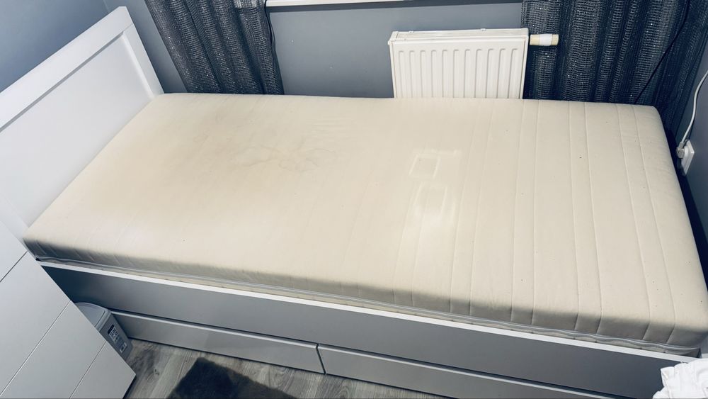 Lóżko 90x200cm z materacem jak nowe