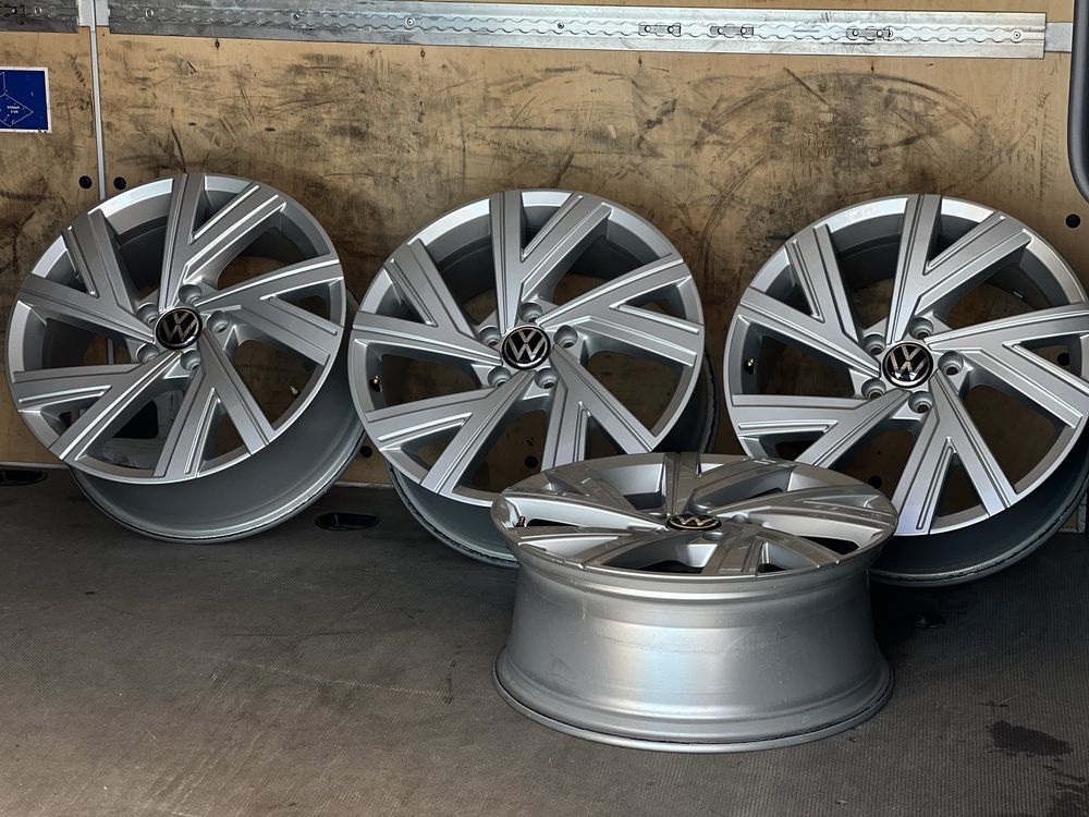 Оригінальні Диски 5 112 R18 Volkswagen Jetta Golf 8 GTI GTD 7 6 5