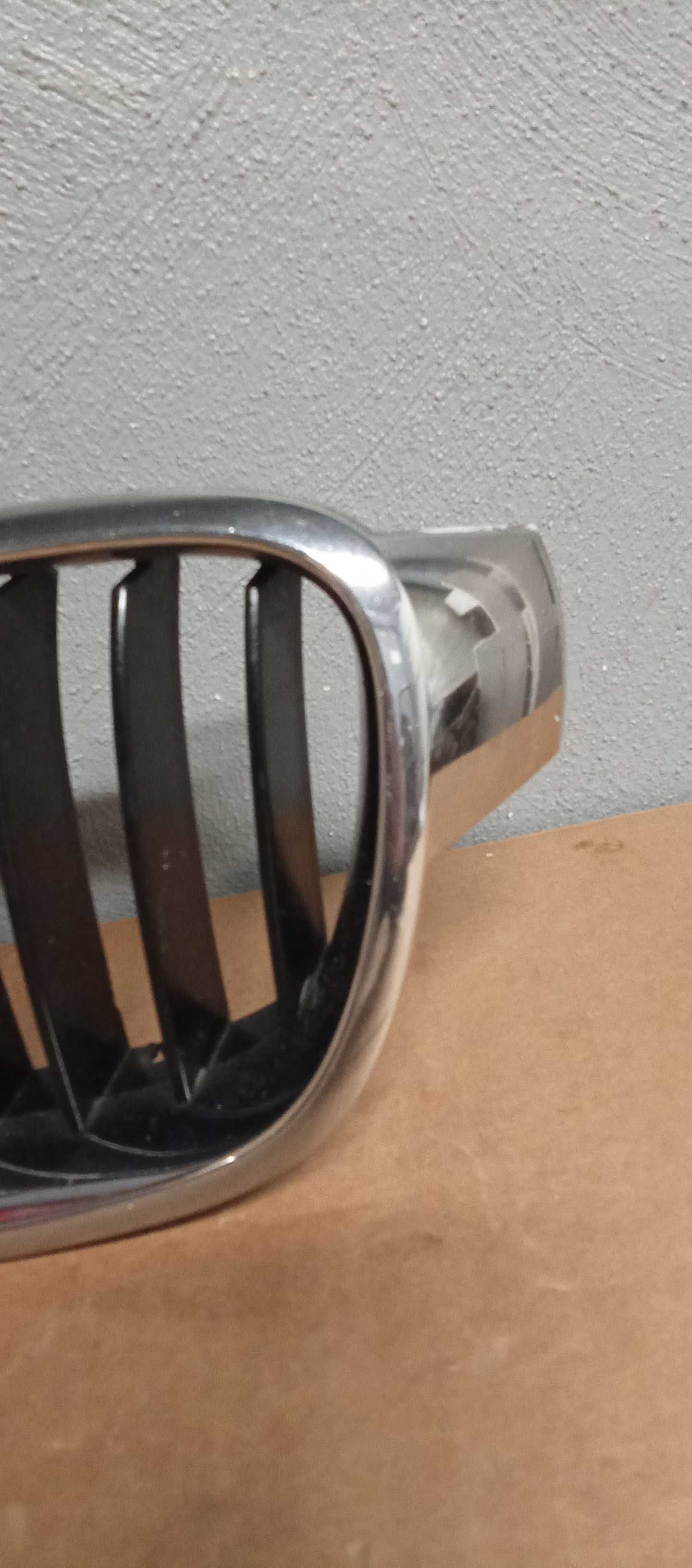 Grill BMW 3 F30  Nerka Bmw f30 f31 lewa nerka grill BMW F30 F31