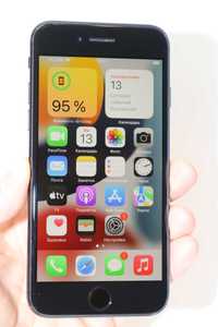 Apple iPhone SE 2020 64GB Black, отличное состояние! Наложка