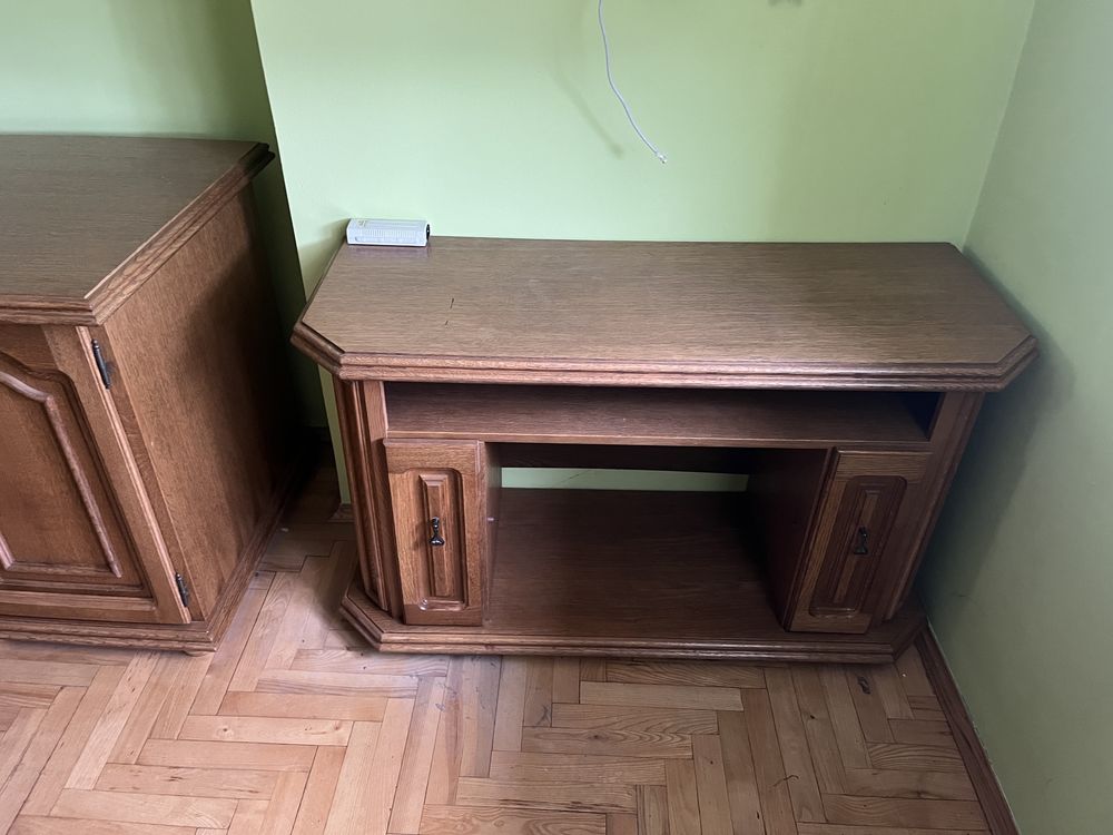 Komplet mebli drewnianych