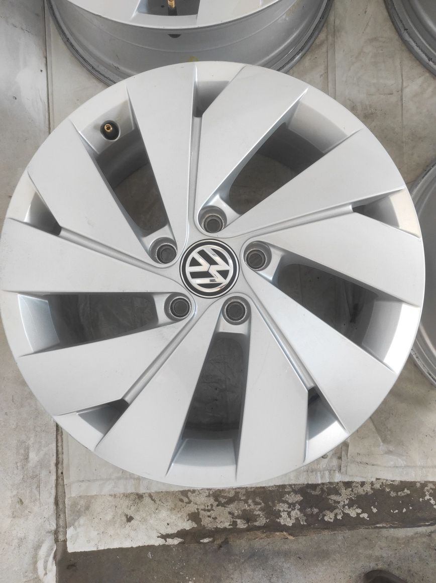 130 Felgi aluminiowe ORYGINAŁ VW Volkswagen R 17 5x112 otwór 57,1