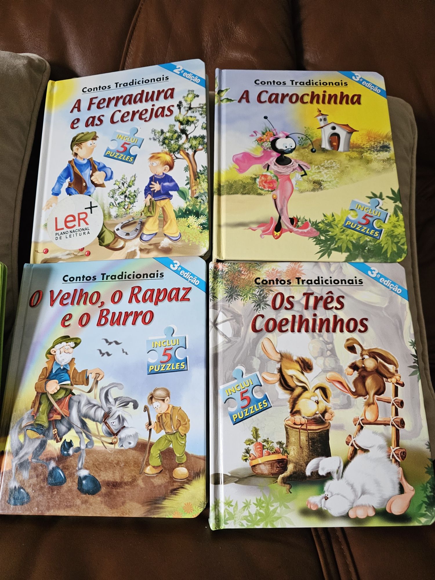 Livros infantis, com puzzles