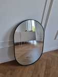 Lustro owalne Nowe, w czarnej ramie