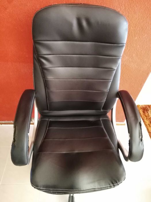 Cadeira de Escritório Negra