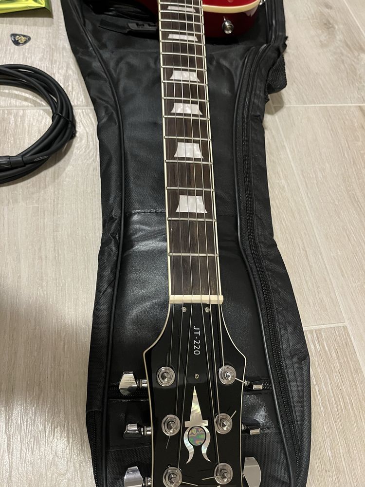 Gitara elektryczna Les Paul Jay Turser JT-220  CS z pokriwcem + struny