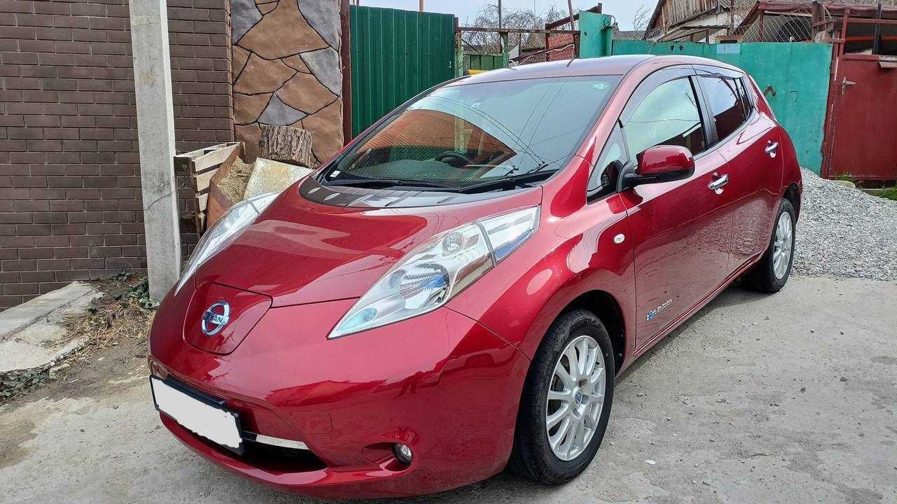 Разборка Nissan Leaf бампер фара батарея дверь