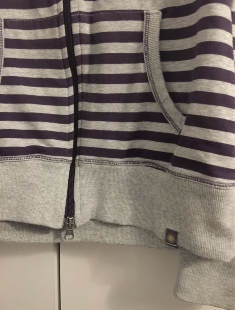 Bluza damska w pasku z kapturem na zamek 40