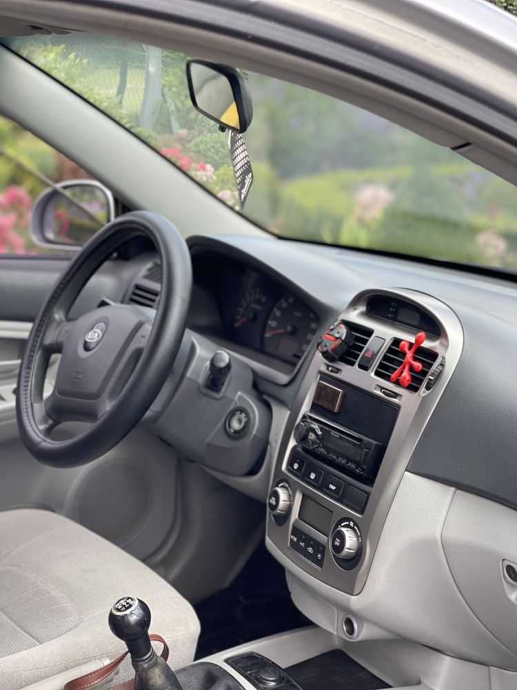 Продам Kia Cerato 1.6 в Дуже Гарному стані , Обслужена!