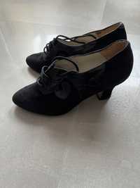 Sapatos pretos senhora - nro 35