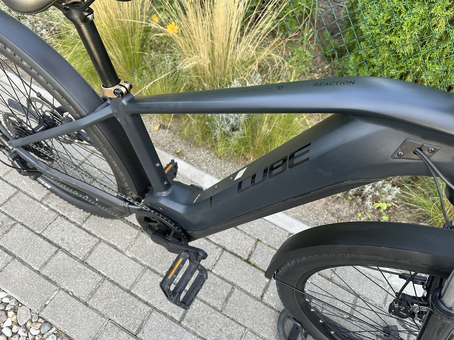 Sprzedam rower elektryczny Cube Smart Bosch