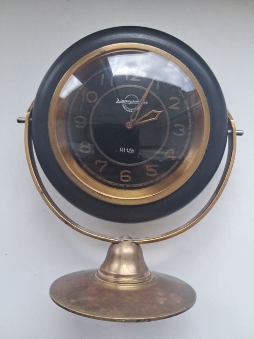 Настільний годинник