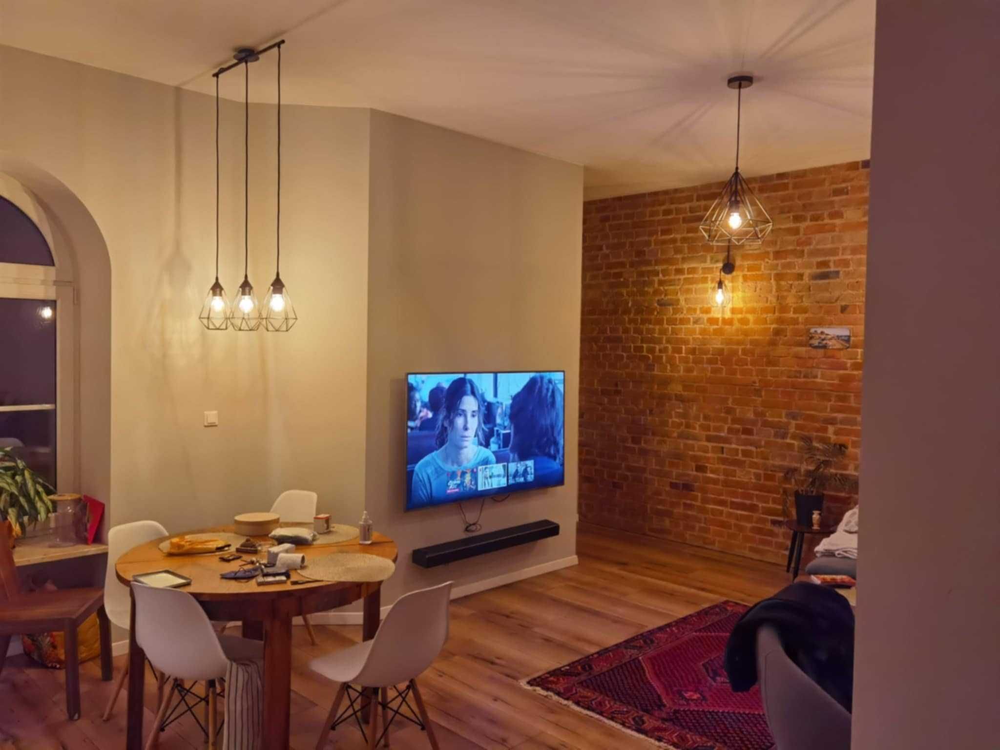 Room available next to metro m2 ideal for a student with a living room