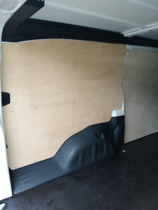 Expert Proace Jumpy XL Zabudowa standardowa przestrzeni ładunkowych