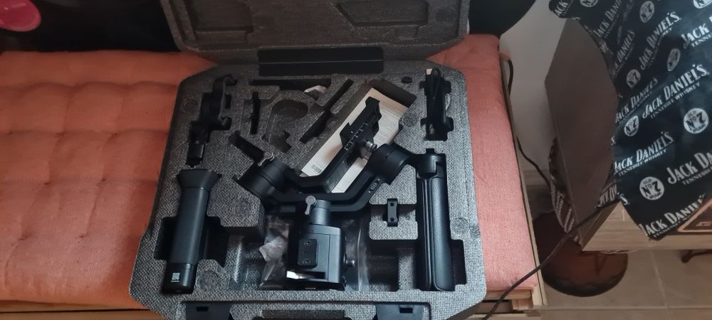 Canon 200d + 2 lentes + gimbal dji