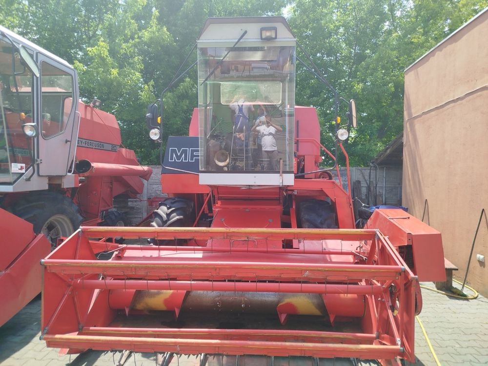 Комбайн зернозбиральний Massey Ferguson 16. Майсей Фергусон 16