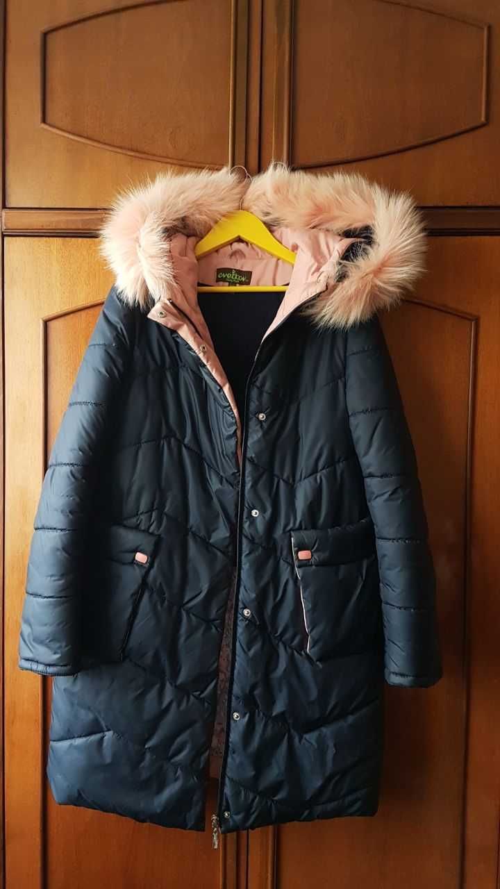 Пальто зимнее на девочку 10-12 лет.