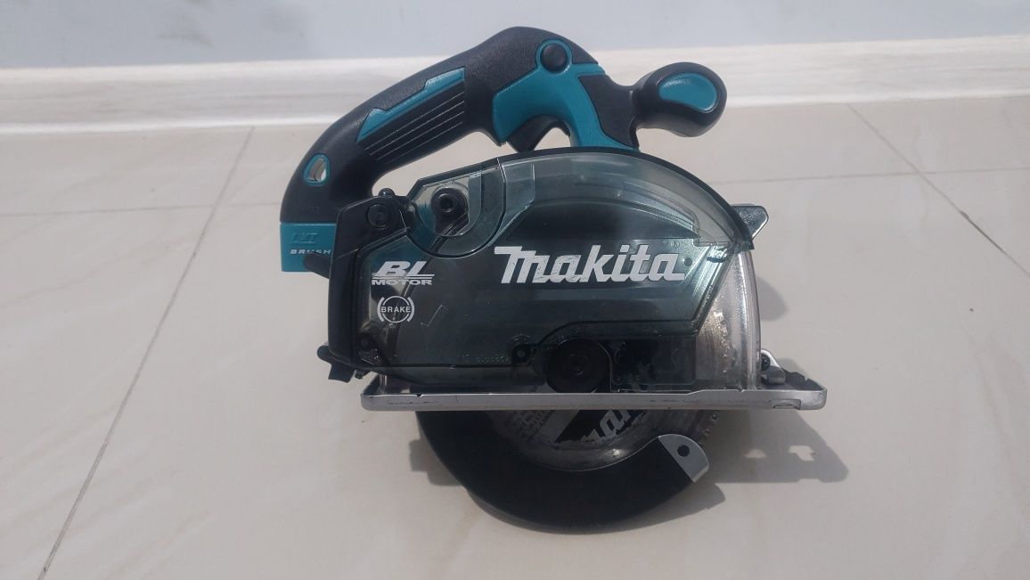 Дискова пила по металу акумуляторна Makita DCS552