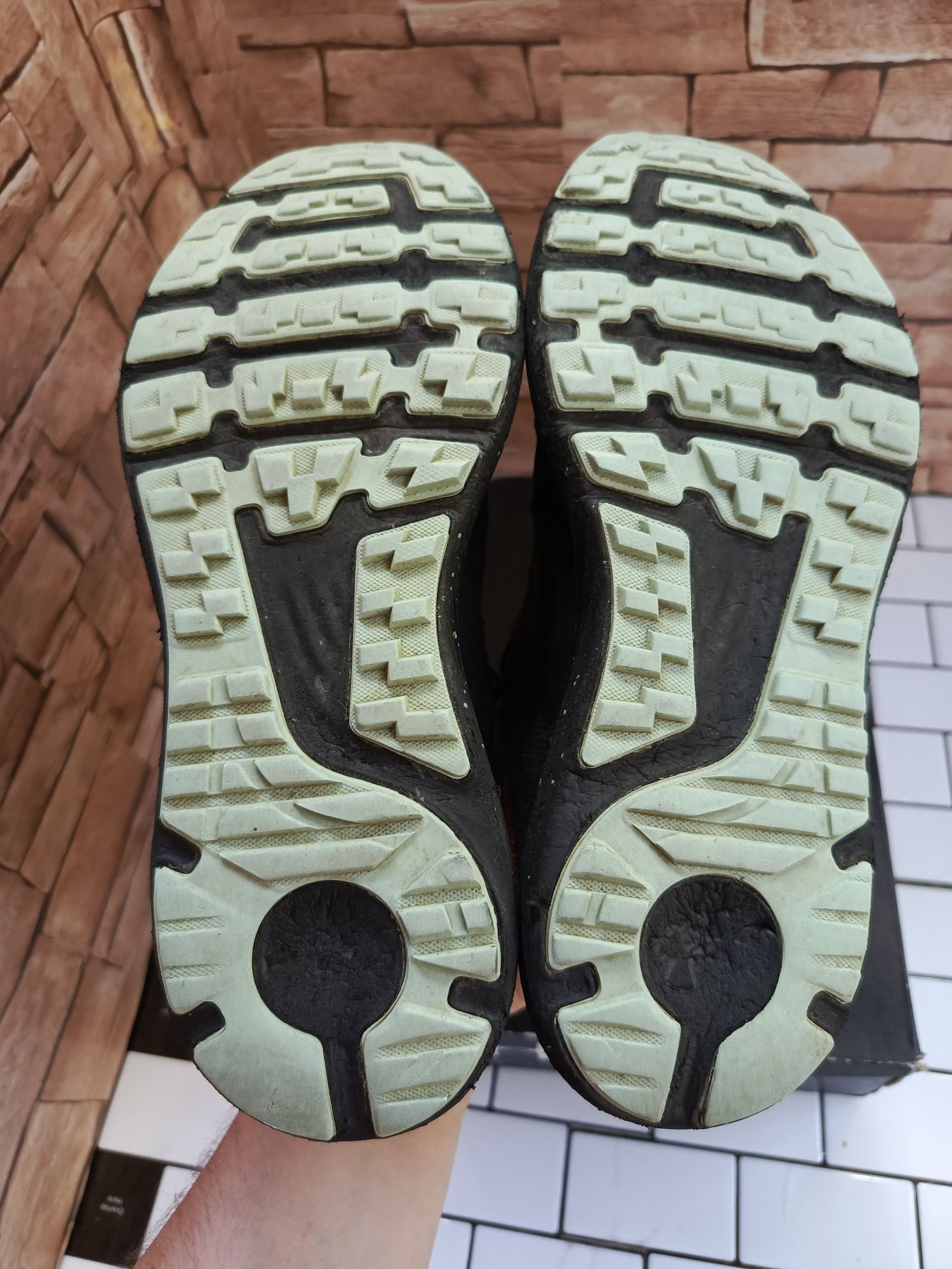 Кросівки Under Armour gore-tex (43р 27.5 см)